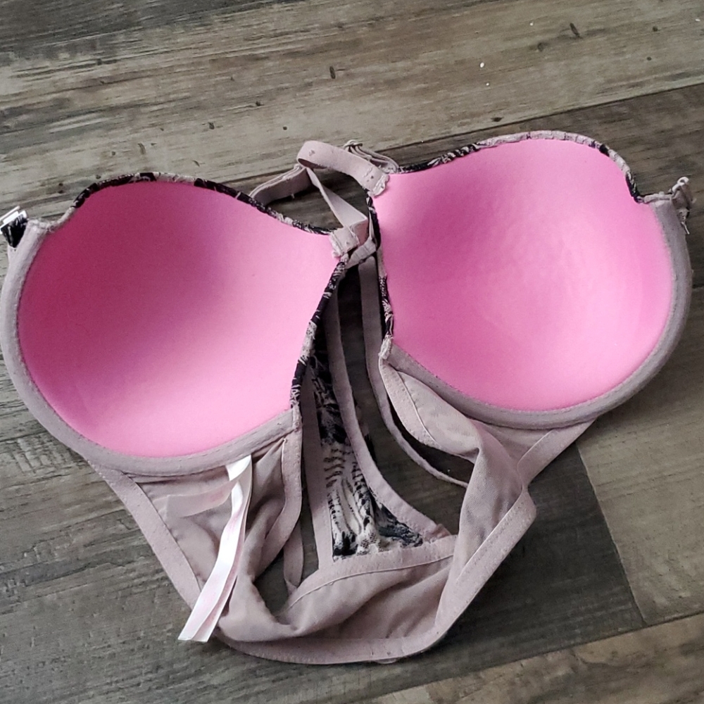 Pink Victoria's Secret Lace Palm Front Clasp Bra - Picture 11 of 11